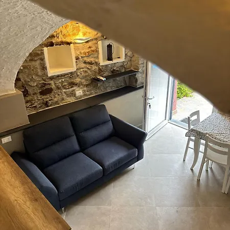 Holiday home Flowers Poiolo San Bartolomeo Al Mare